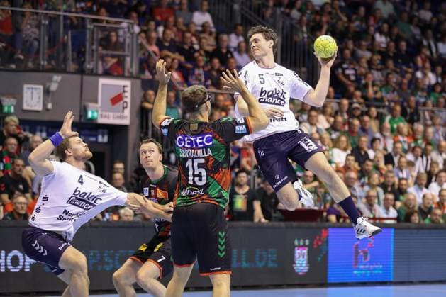 04 06 2025, xtgx, Handball, Daikin HBL, SC Magdeburg SG Flensburg Handewitt v l Niclas Kirkelokke Flensburg, 5 throws goal, Torschuetze, scores goal, Treffer, scores the goal Magdeburg