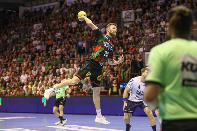 04 06 2025, xgox, Handball Daikin HBL, SC Magdeburg SG Flensburg Handewitt emspor, v l Philipp Weber Magdeburg, 20 wirft Tor, Torschuetze, erzielt Tor, Treffer, scores the goal Magdeburg