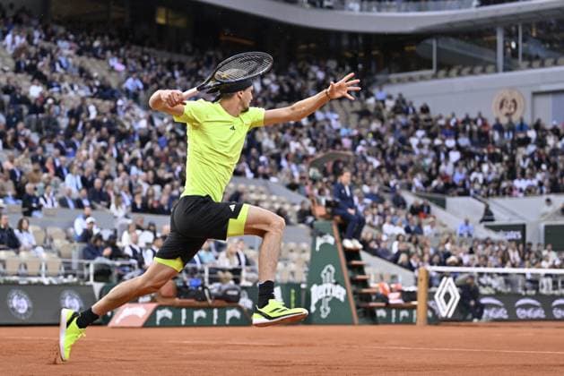 2025 Roland-Garros - Day 11 PARIS, FRANCE - JUNE 4: Alexander Zverev of Germany in action against Novak Djokovic (not seen) of Serbia during the Men s Singles Quarter Final match on Day Eleven of the 2025 French Open at Court Philippe-Chatrier in Paris, France on June 4, 2025. Burak Akbulut Anadolu Paris France. Editorial use only. Please get in touch for any other usage.  Copyright: x2025xAnadoluxBurakxAkbulutx