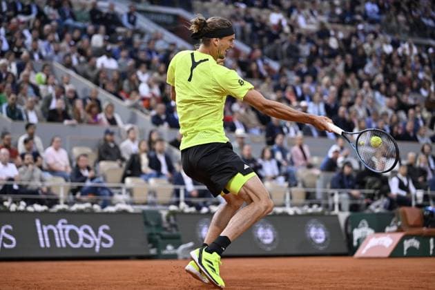 2025 Roland-Garros - Day 11 PARIS, FRANCE - JUNE 4: Alexander Zverev of Germany in action against Novak Djokovic (not seen) of Serbia during the Men s Singles Quarter Final match on Day Eleven of the 2025 French Open at Court Philippe-Chatrier in Paris, France on June 4, 2025. Burak Akbulut Anadolu Paris France. Editorial use only. Please get in touch for any other usage.  Copyright: x2025xAnadoluxBurakxAkbulutx