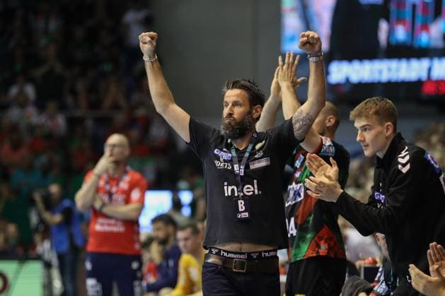 04 06 2025, xtgx, Handball, Daikin HBL, SC Magdeburg SG Flensburg Handewitt v l Bennet Wiegert Magdeburg, Trainer Jubel, Torjubel, jubelt ueber das Tor, celebrate the goal, celebration Magdeburg