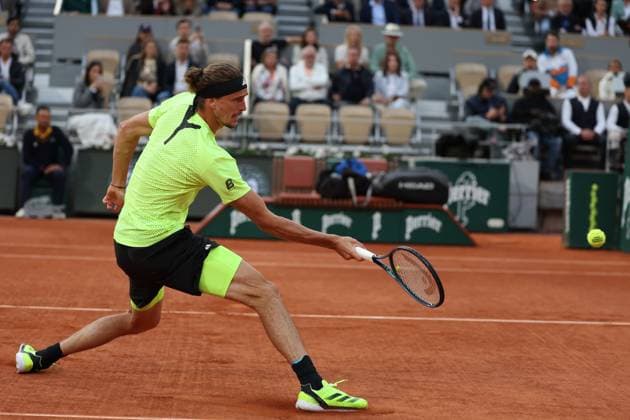 ROLAND GARROS 2025 Thierry Larret MAXPPP - PARIS (75) 04 06 2025 Thierry Larret Maxppp. Tennis. Roland Garros 2025. Internationaux de France de tennis. Stade Roland Garros, Paris (75).Le 4 juin 2025. Court Philippe Chatrier : Alexander ZVEREV (GER) vs Novak DJOKOVIC (SRB) PARIS (75) STADE ROLAND GARROS PARIS ILE DE FRANCE FRANCE  Copyright: xMAXPPPxThierryxLarretx TLR202506047019 TLR202506047019