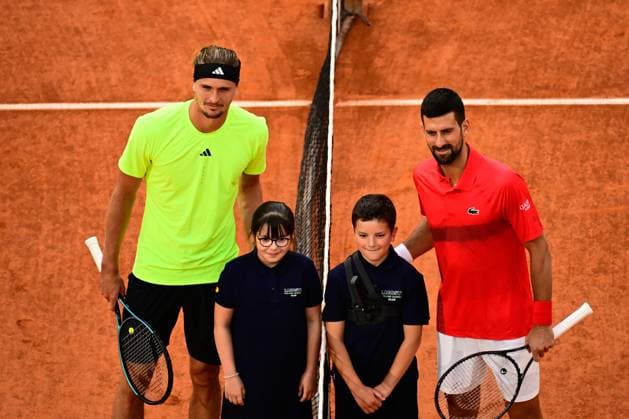 TENNIS : Roland Garros 2025 - Internationaux de France - 04 06 2025 Alexander Zverev ( Germany ) vs Novak Djokovic ( Serbia ) during the 2025 French Open at Roland Garros on Juin 04, 2025 in Paris, France. ( Photo Dante Badano PSNewz ) - ParisFrance  Copyright: xx