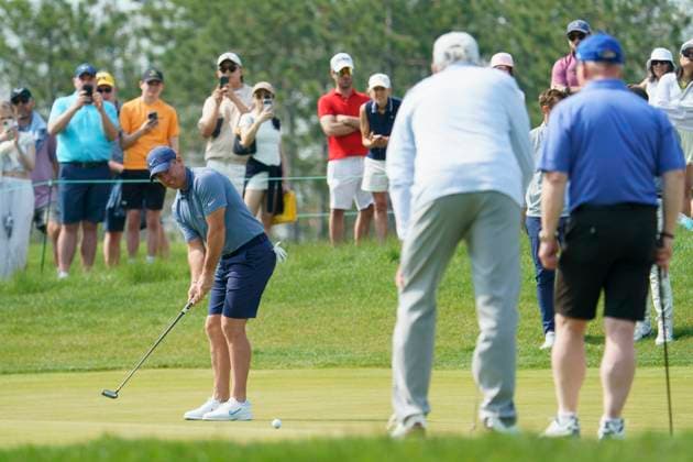 June 4, 2025, Alton, On, CANADA: All eyes and cameras are on Rory McIlroy putting during the RBC Canadian Open Golf Pro Am in Alton, Ont., Wednesday, June 4, 2025. 20250604 RBC CANADIAN OPEN PRO AM  - ZUMAc35_ 20250604_zaf_c35_092 Copyright: xPeterxPowerx