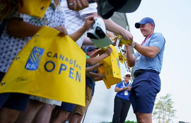 June 4, 2025, Alton, On, CANADA: Rory McIlroy signs autographs for young fans during the RBC Canadian Open Golf Pro Am in Alton, Ont., Wednesday, June 4, 2025. 20250604 RBC CANADIAN OPEN PRO AM  - ZUMAc35_ 20250604_zaf_c35_099 Copyright: xPeterxPowerx