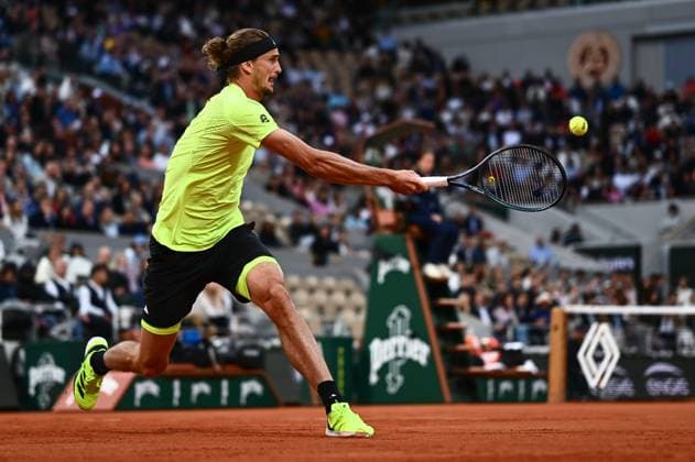 Roland Garros 2025: Novak Djokovic (SRB) faces Alexander Zverev (GER) in the quarter-finals of the Grand Slam tournament, on Philippe Chatrier court, in Paris, on June 4, 2025, at the Roland-Garros stadium - 04 06 2025 - France Ile-de-France (region) Paris -  JulienxMattiax xLexPictorium LePictorium_0309896