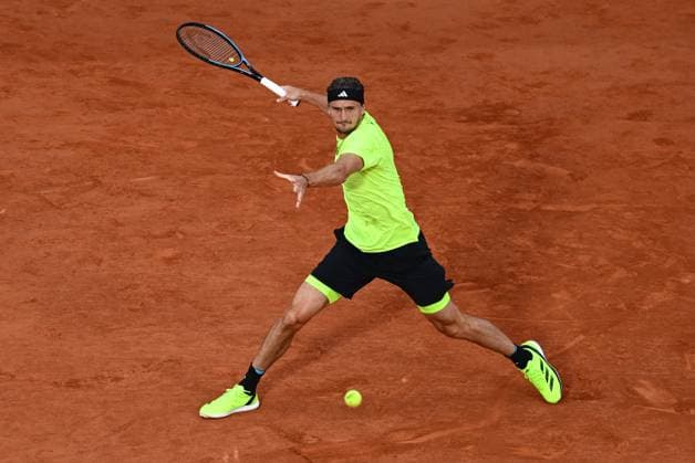 Roland Garros 2025: Novak Djokovic (SRB) faces Alexander Zverev (GER) in the quarter-finals of the Grand Slam tournament, on Philippe Chatrier court, in Paris, on June 4, 2025, at the Roland-Garros stadium - 04 06 2025 - France Ile-de-France (region) Paris -  JulienxMattiax xLexPictorium LePictorium_0309902