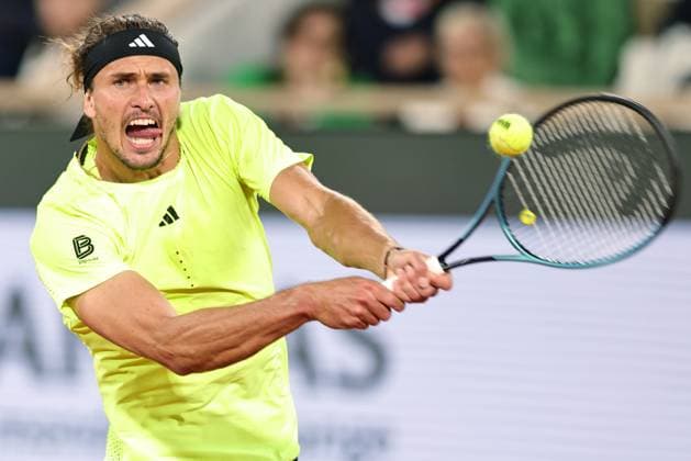 Alexander Zverev, GER, during quarterfinal of 2025 French Open at Roland Garros, Paris, 04 06 2025
