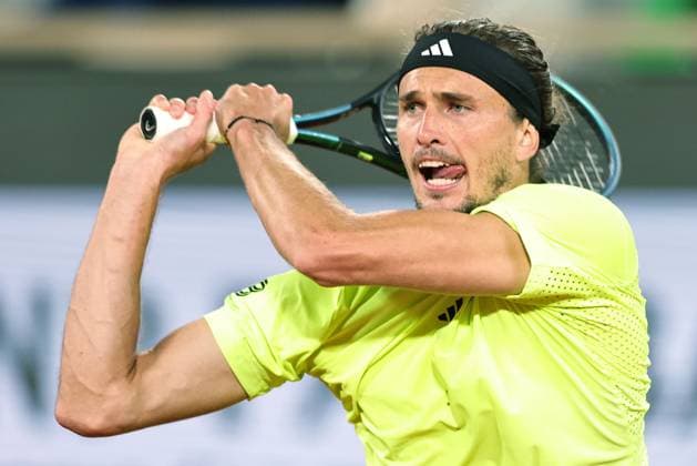 Alexander Zverev, GER, during quarterfinal of 2025 French Open at Roland Garros, Paris, 04 06 2025