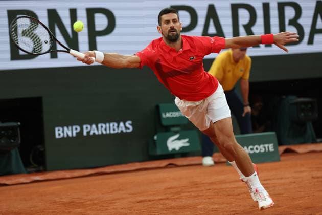 June 4, 2025, Paris, France: NOVAK DJOKOVIC of Serbia in action during the match against Zverev of Germany in the quarter final of the French Open 2025 at Roland Garros in Paris. Djokovic won 4:6, 6:3, 6:2, 6:4. Paris France - ZUMAc278 20250604_zsp_c278_052 Copyright: xMarcinxCholewinskix