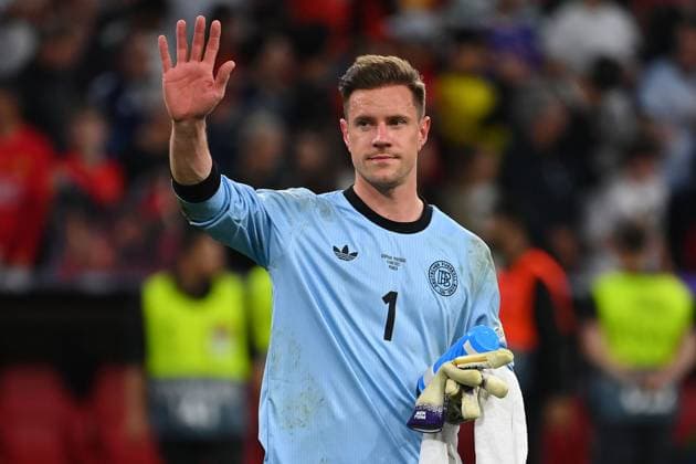 Football, Ter Stegen out for months due to another back operation, archive pictures