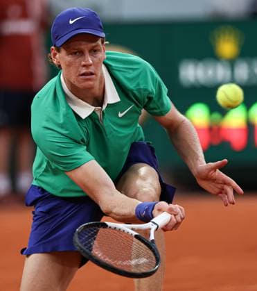 (250605) -- PARIS, June 5, 2025 -- Jannik Sinner returns a shot during the men s singles quarterfinal match between Jannik Sinner of Italy and Alexander Bublik of Kazakhstan at the French Open tennis tournament at Roland Garros, Paris, France, June 4, 2025. ) (SP)FRANCE-PARIS-TENNIS-FRENCH OPEN-MEN S SINGLES-QUARTERFINAL LixJing 