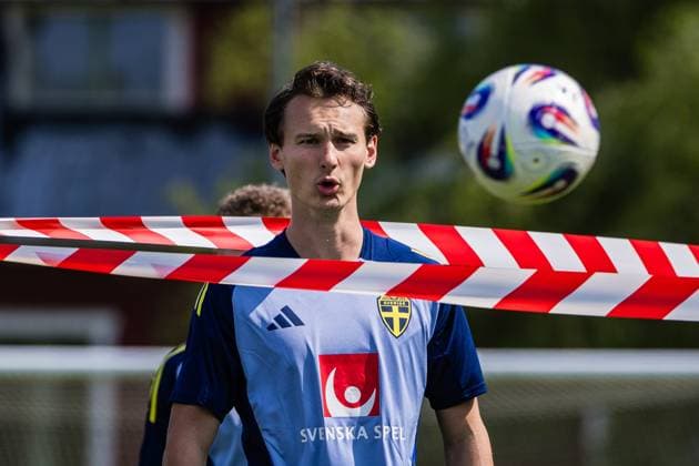 Sport Themen der Woche KW23 Sport Bilder des Tages 250605 Hjalmar Ekdal of the Swedish men s national football team during a training session on June 5, 2025 in Stockholm. Photo: Kenta Jönsson BILDBYRAN COP 210 KJ0250 fotboll football soccer fotball landskamp träning practice training sverige sweden sverige a bbeng *** 250605 Hjalmar Ekdal of the Swedish men s national football team during a training session on June 5, 2025 in Stockholm Photo Kenta Jönsson BILDBYRAN COP 210 KJ0250 fotboll football soccer fotball landskamp träning practice training sverige sweden sverige a bbeng  Copyright: KENTAxJÖNSSON BB250605KJ044