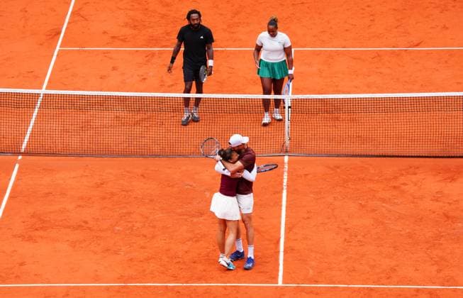 Sara Errani and Andrea Vavassori celebrate winning the mixed doubles title against Taylor Townsend and Evan King French Open Tennis, Day Twelve, Tennis, Roland Garros, Paris, France - 05 Jun 2025 EDITORIAL USE ONLY No use with unauthorised audio, video, data, fixture lists, club league logos or live services. Online in-match use limited to 120 images, no video emulation. No use in betting, games or single club league player publications. Copyright: xJavierxGarcia Shutterstockx 15337995i