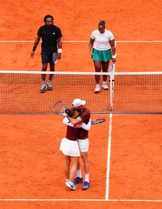 Sara Errani and Andrea Vavassori celebrate winning the mixed doubles title against Taylor Townsend and Evan King French Open Tennis, Day Twelve, Tennis, Roland Garros, Paris, France - 05 Jun 2025 EDITORIAL USE ONLY No use with unauthorised audio, video, data, fixture lists, club league logos or live services. Online in-match use limited to 120 images, no video emulation. No use in betting, games or single club league player publications. Copyright: xJavierxGarcia Shutterstockx 15337995f