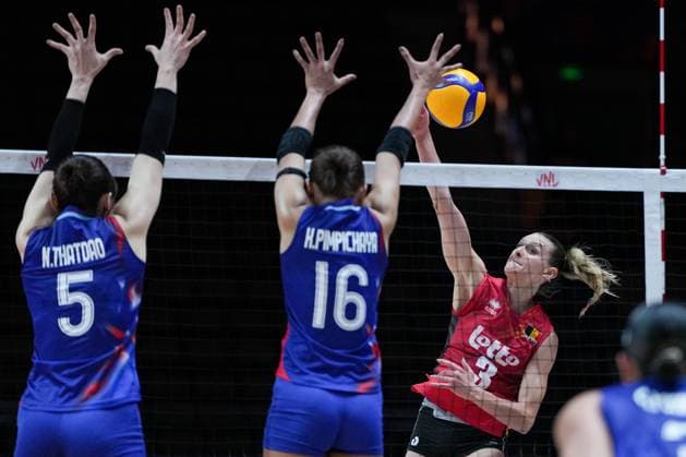 (250605) -- BEIJING, June 5, 2025 -- Britt Herbots (R) of Belgium spikes the ball during the Pool 3 match between Belgium and Thailand at the Women s Volleyball Nations League (VNL) 2025 at the National Indoor Stadium in Beijing, China, June 5, 2025. ) (SP)CHINA-BEIJING-VOLLEYBALL-VNL-BELGIUM VS THAILAND (CN) JuxHuanzong 