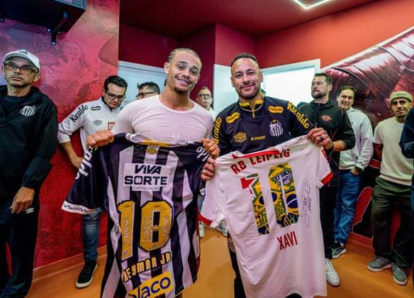 Leipzigs Xavi Simons and Neymar Jr of Santos exchange jerseys after the match Test match RB Leipzig FC Santos 3 1 on May 28, 2025 at the training camp in Braganza, Brazil Estadio Cicero De Souza, Braganza Brazil RB Leipzig FC Santos 3 1