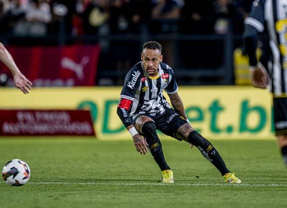 Football, Neymar extends his contract with FC Santos until the end of the year, archive pictures