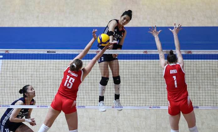 (250605) -- BEIJING, June 5, 2025 -- Zhuang Yushan (2nd R) of China spikes the ball during the Pool 3 match between China and Poland at the Women s Volleyball Nations League (VNL) 2025 Beijing, at the National Indoor Stadium in Beijing, China, June 5, 2025. ) (SP)CHINA-BEIJING-VOLLEYBALL-VNL-CHINA VS POLAND (CN) HanxYan 
