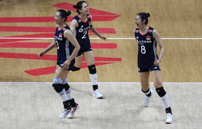 (250605) -- BEIJING, June 5, 2025 -- Tang Xin, Zhuang Yushan and Wan Ziyue (from L to R) of China celebrate scoring during the Pool 3 match between China and Poland at the Women s Volleyball Nations League (VNL) 2025 Beijing, at the National Indoor Stadium in Beijing, China, June 5, 2025. ) (SP) CHINA-BEIJING-VOLLEYBALL-VNL-CHINA VS POLAND(CN) HanxYan 