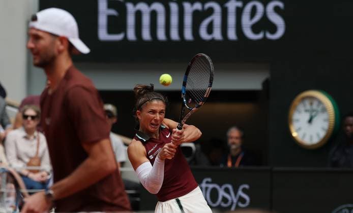 (250605) -- PARIS, June 5, 2025 -- Sara Errani(R) Andrea Vavassori compete during the mixed doubles final match between Taylor Townsend Evan King of the United States and Sara Errani Andrea Vavassori of Italy at the French Open tennis tournament at Roland Garros, Paris, France, June 5, 2025. ) (SP)FRANCE-PARIS-TENNIS-FRENCH OPEN-MIXED DOUBLES-FINAL GaoxJing 
