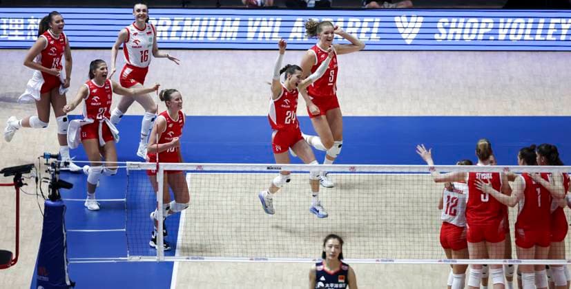 (250605) -- BEIJING, June 5, 2025 -- Players of Poland celebrate winning the Pool 3 match between China and Poland at the Women s Volleyball Nations League (VNL) 2025 at the National Indoor Stadium in Beijing, China, June 5, 2025. ) (SP)CHINA-BEIJING-VOLLEYBALL-VNL-CHINA VS POLAND (CN) HanxYan 