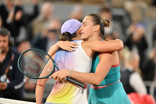 2025 Roland-Garros - Day 12 PARIS, FRANCE - JUNE 5: Aryna Sabalenka celebrates after competing against Iga Swiatek of Poland during the Women s Singles semi-final match on Day twelve of the 2025 French Open at Court Philippe-Chatrier in Paris, France on June 5, 2025. Mustafa Yalcin Anadolu Paris France. Editorial use only. Please get in touch for any other usage.  Copyright: x2025xAnadoluxMustafaxYalcinx