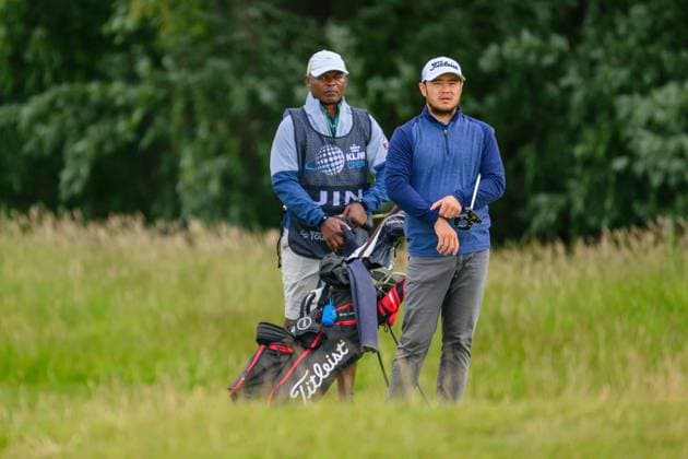 BADHOEVEDORP, 05-06-2025, The International, Zihao Jin and caddy during the KLM Open 2025 - Day 1. KLM Open 2025 - Day 1  x29628736x Copyright: