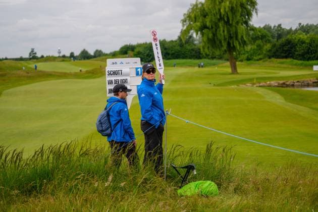 BADHOEVEDORP, 05-06-2025, The International, silence sign during the KLM Open 2025 - Day 1. KLM Open 2025 - Day 1  x29628789x Copyright: