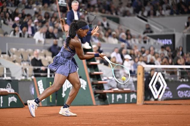 2025 Roland-Garros - Day 12 PARIS, FRANCE - JUNE 5: Coco Gauff of US in action against Lois Boisson (not seen) of France during the Women s Singles semi-final match on Day twelve of the 2025 French Open at Court Philippe-Chatrier in Paris, France on June 5, 2025. Burak Akbulut Anadolu Paris France. Editorial use only. Please get in touch for any other usage.  Copyright: x2025xAnadoluxBurakxAkbulutx