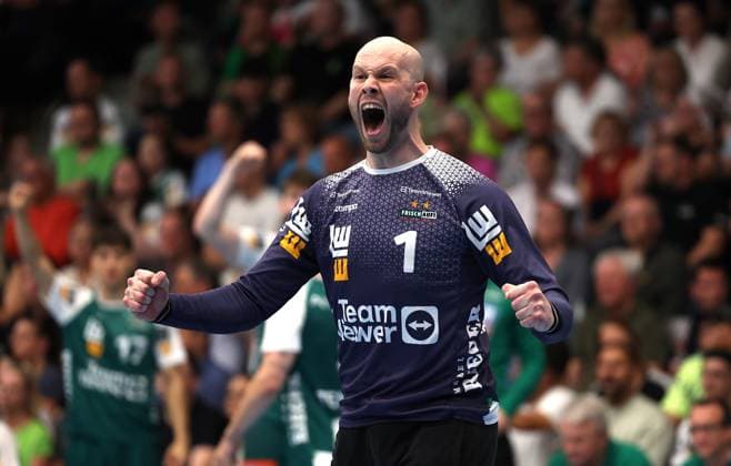 BAU 05 06 2025 Göppingen Handball Frisch Auf Göppingen vs TVB Stuttgart, Bart Ravensbergen Göppingen cheers