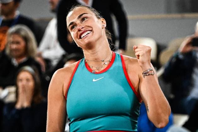 June 5, 2025, Paris, Paris, France: ARYNA SABALENKA (RUS) celebrates winning during the tennis Grand Slam of Roland Garros 2025, ladies semi-final match between Sabalenka (RUS) and Swiatek (POL) at Philippe Chatrier central court in Roland Garros Stadium. Sabalenka won 7:6, 4:6, 6:0. Paris France - ZUMAm308 20250605_zsp_m308_009 Copyright: xMatthieuxMirvillex