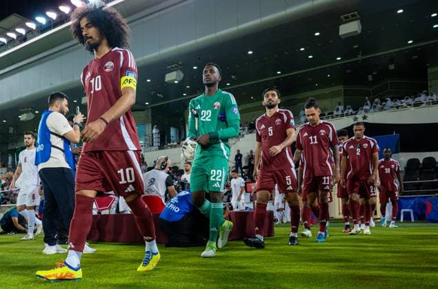 2026 FIFA World Cup, WM, Weltmeisterschaft, Fussball Qualifier -Qatar v Iran Qatar and Iran players walk onto the pitch before the FIFA World Cup 2026 AFC Asian Qualifiers group A third round match between Qatar and Iran at Jassim Bin Hamad Stadium in Doha, Qatar, on June 5, 2025 DOHA Qatar Copyright: xNOUSHADx