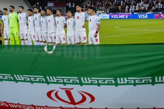 2026 FIFA World Cup, WM, Weltmeisterschaft, Fussball Qualifier -Qatar v Iran Iran players stand for their national anthem ahead of the FIFA World Cup 2026 AFC Asian Qualifiers group A third round match between Qatar and Iran at Jassim Bin Hamad Stadium in Doha, Qatar, on June 5, 2025 DOHA Qatar Copyright: xNOUSHADx