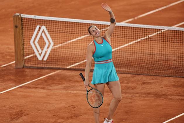(250606) -- PARIS, June 6, 2025 -- Aryna Sabalenka celebrates after winning the women s singles semifinal between Aryna Sabalenka of Belarus and Iga Swiatek of Poland at the French Open tennis tournament at Roland Garros, Paris, France, June 5, 2025. ) (SP)FRANCE-PARIS-TENNIS-FRENCH OPEN-WOMEN S SINGLES-SEMIFINAL LixJing 