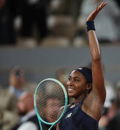 (250606) -- PARIS, June 6, 2025 -- Coco Gauff celebrates after winning the women s singles semi final match between Coco Gauff of the United States and Lois Boisson of France at the French Open tennis tournament at Roland Garros, Paris, France, June 5, 2025. ) (SP)FRANCE-PARIS-TENNIS-FRENCH OPEN-WOMEN S SINGLES-SEMIFINAL LixJing 