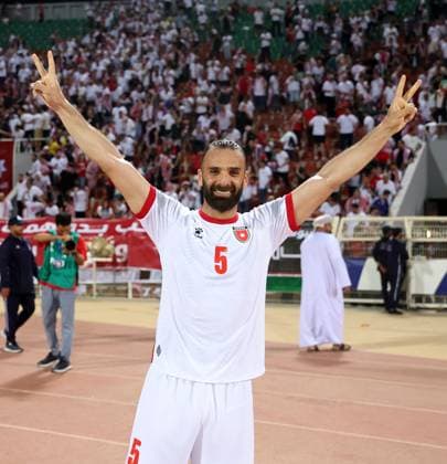 Oman v Jordan - FIFA World Cup, WM, Weltmeisterschaft, Fussball 2026 Qualifier Yazan Al Arab, a player from the Jordanian national team, Nationalteam raises his hands after the 2026 World Cup qualifying match between Oman and Jordan at the Sultan Qaboos Sports Complex in Muscat, Oman, on June 5. Muscat Oman  Copyright: xAmeenxAhmedx originalFilename:alameen-notitle250605_npF7A.jpg
