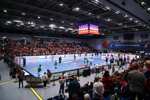 Handball I Herren I Saison 2024 2025 I Bundesliga I 33. Spieltag I HSV Hamburg - HSG Wetzlar I 05.06.2025 Alsterdorfer Sporthalle während eines Handballspiel Hamburg Alsterdorfer Sporthalle Hamburg Deutschland *** Handball I Men I Season 2024 2025 I Bundesliga I 33 Matchday I HSV Hamburg HSG Wetzlar I 05 06 2025 Alsterdorfer Sporthalle during a handball match Hamburg Alsterdorfer Sporthalle Hamburg Germany Copyright: xLobeca RalfxHomburgx