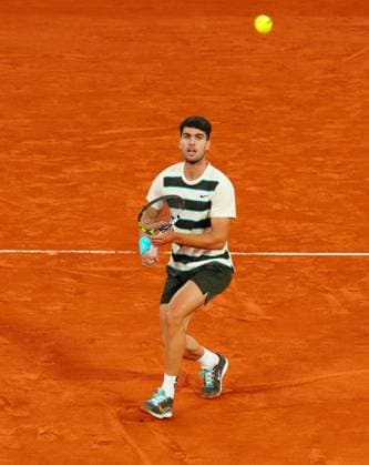 Carlos Alcaraz in semi final action French Open Tennis, Day Thirteen, Tennis, Roland Garros, Paris, France - 06 Jun 2025 EDITORIAL USE ONLY No use with unauthorised audio, video, data, fixture lists, club league logos or live services. Online in-match use limited to 120 images, no video emulation. No use in betting, games or single club league player publications. Copyright: xJavierxGarcia Shutterstockx 15338000i