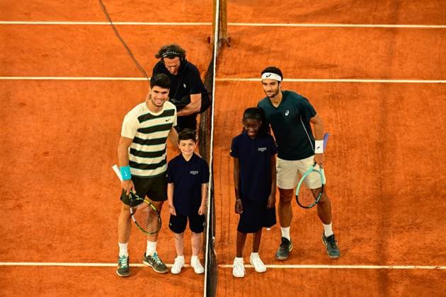 TENNIS : Roland Garros 2025 - Internationaux de France - 06 06 2025 Lorenzo Musetti ( Italy ) vs Carlos Alcaraz ( Spain ) during the 2025 French Open at Roland Garros on Juin 06 , 2025 in Paris, France. ( Photo Dante Badano PSNewz ) - ParisFrance  Copyright: xx