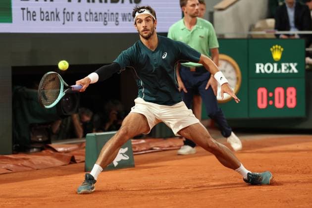 ROLAND GARROS 2025 Thierry Larret MAXPPP - PARIS (75) 06 06 2025 Thierry Larret Maxppp. Tennis. Roland Garros 2025. Internationaux de France de tennis. Stade Roland Garros, Paris (75). Le 6 juin 2025. Court Philippe Chatrier : Demi-Finale Hommes, Lorenzo MUSETTI (ITA) vs Carlos ALCARAZ (ESP). PARIS (75) STADE ROLAND GARROS PARIS ILE DE FRANCE FRANCE  Copyright: xMAXPPPxThierryxLarretx TLR202506061461 TLR202506061461