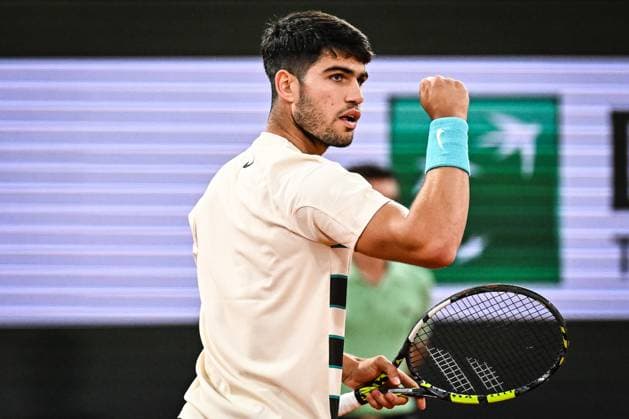 June 6, 2025, Paris, France, France: Carlos ALCARAZ of Spain celebrates his point during the thirteenth day of Roland-Garros 2025, French Open 2025, Grand Slam tennis tournament at Roland-Garros Stadium on June 06, 2025 in Paris, France. Paris France - ZUMAm308 20250606_zsp_m308_017 Copyright: xMatthieuxMirvillex