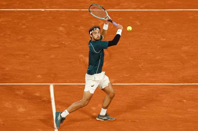 June 6, 2025, Paris, Paris, France: Lorenzo Musetti (ITA) in action during the tennis Grand Slam of Roland Garros 2025 menÃ¢â‚¬â ¢s semi final match between Lorenzo Musetti (ITA) and Carlos Alcaraz (ESP) at Philippe Chatrier central court in Roland Garros Stadium - on June 06 2025.Paris - France Paris France - ZUMAb253 20250606_zsp_b253_033 Copyright: xLoicxBaratouxx
