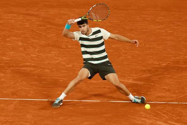 June 6, 2025, Paris, Paris, France: Carlos Alcaraz (ESP) in action during the tennis Grand Slam of Roland Garros 2025 menÃ¢â‚¬â ¢s semi final match between Lorenzo Musetti (ITA) and Carlos Alcaraz (ESP) at Philippe Chatrier central court in Roland Garros Stadium - on June 06 2025.Paris - France Paris France - ZUMAb253 20250606_zsp_b253_060 Copyright: xLoicxBaratouxx