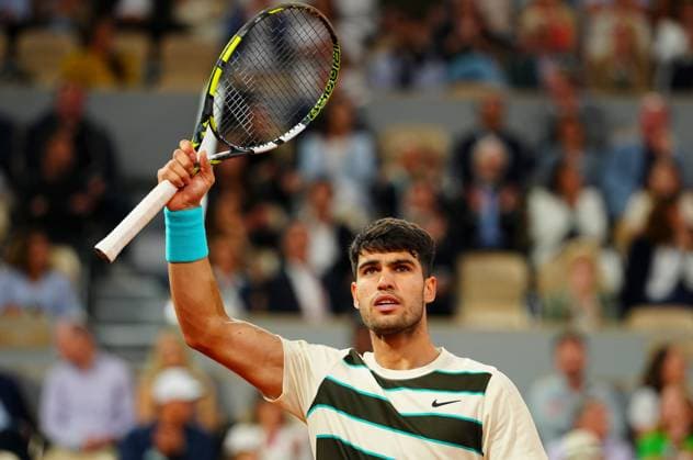 Carlos Alcaraz celebrates French Open Tennis, Day Thirteen, Tennis, Roland Garros, Paris, France - 06 Jun 2025 EDITORIAL USE ONLY No use with unauthorised audio, video, data, fixture lists, club league logos or live services. Online in-match use limited to 120 images, no video emulation. No use in betting, games or single club league player publications. Copyright: xJavierxGarcia Shutterstockx 15338000q