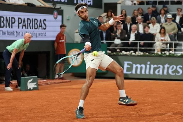 June 6, 2025, Paris, Celestynow, France: LORENZO MUSETTI of Italy during the match against Carlos Alcaraz of Spain in semi final men s singles of French Open 2025 at Roland Garros in Paris. Paris France - ZUMAc278 20250606_zsp_c278_020 Copyright: xMarcinxCholewinskix