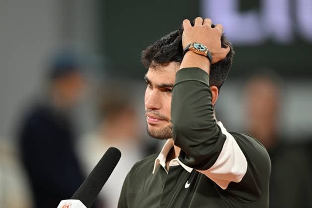 2025 Roland-Garros - Day 13 PARIS, FRANCE - JUNE 6: Carlos Alcaraz of Spain celebrates after winning against Lorenzo Musetti of Italy during Men s Single semi-finals match on the day 13 of the 2025 Roland Garros at Philippe-Chatrier Court in Paris, France on June 6, 2025. Mustafa Yalcin Anadolu Paris France. Editorial use only. Please get in touch for any other usage.  Copyright: x2025xAnadoluxMustafaxYalcinx