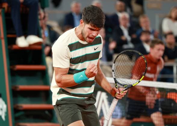 Carlos Alcaraz ESP makes a fist and cheers, cheers, joy, emotion Tennis French Open 2025 Roland Garros Paris France 6 June 2025 Copyright: xJuergenxHasenkopfx