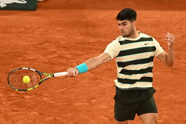 Roland Garros 2025: Men s singles semi-final between Carlos Alcaraz (ESP) and Lorenzo Musetti on Philippe Chatrier court during the Grand Slam tennis tournament, on June 6, 2025, at Roland-Garros stadium in Paris, France. - 06 06 2025 - France Ile-de-France (region) Paris -  JulienxMattiax xLexPictorium LePictorium_0310123