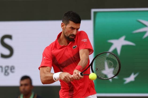 ROLAND GARROS 2025 Thierry Larret MAXPPP - PARIS (75) 06 06 2025 Thierry Larret Maxppp. Tennis. Roland Garros 2025. Internationaux de France de tennis. Stade Roland Garros, Paris (75). Le 6 juin 2025. Court Philippe Chatrier : Demi-Finale Hommes, Jannik SINNER (ITA) vs Novak DJOKOVIC (SRB). PARIS (75) STADE ROLAND GARROS PARIS ILE DE FRANCE FRANCE  Copyright: xMAXPPPxThierryxLarretx TLR202506062298 TLR202506062298